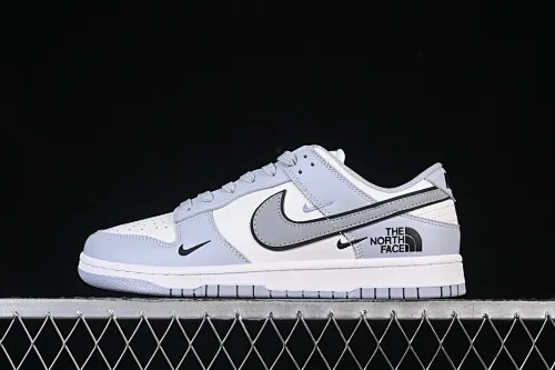 All Categories Nk SB Dunk Series Nk SB Dunk Low High-end Customized Low-top Shoes Nike SB Dunk Low North Face Co-branded Three Hooks Light Gray Anniversary High-end Customized Low-top Casual Shoes CS1688-123